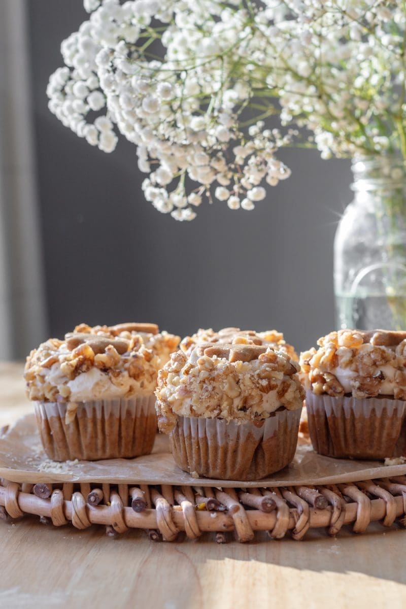 The small batch gingerbread cupcakes on a serving tray.