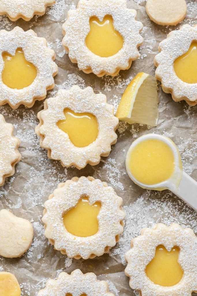 close up of the lemon curd linzer cookies