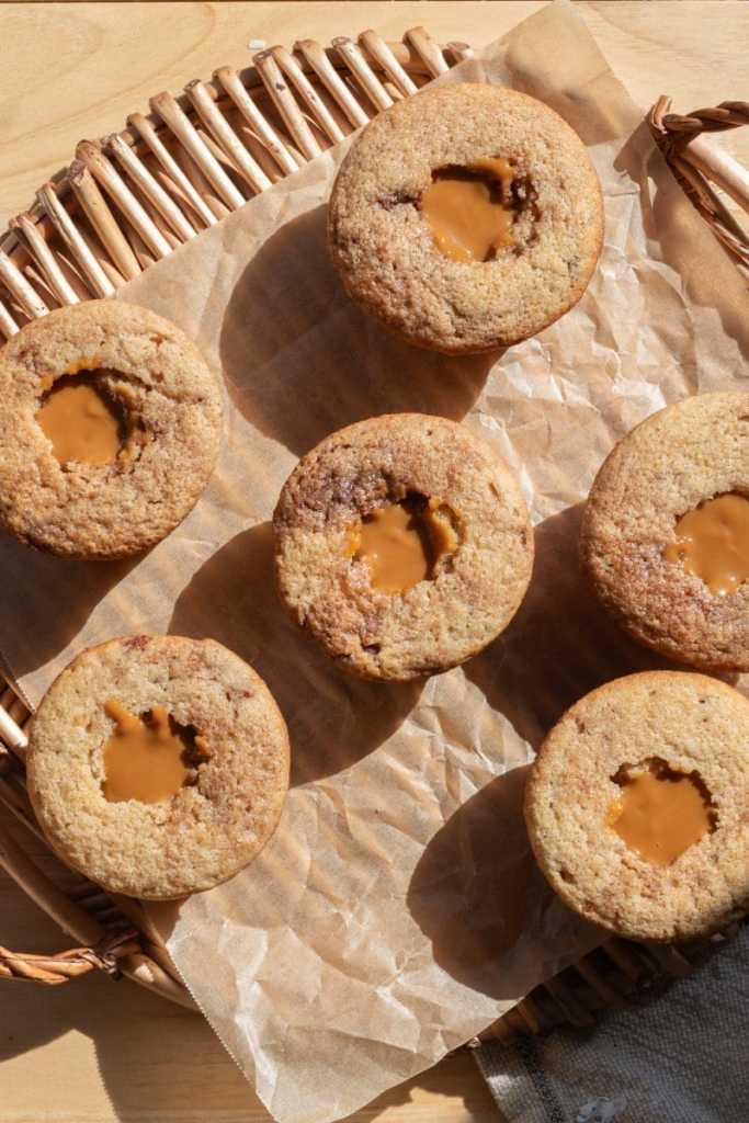 The cupcakes filled with dulce de leche.