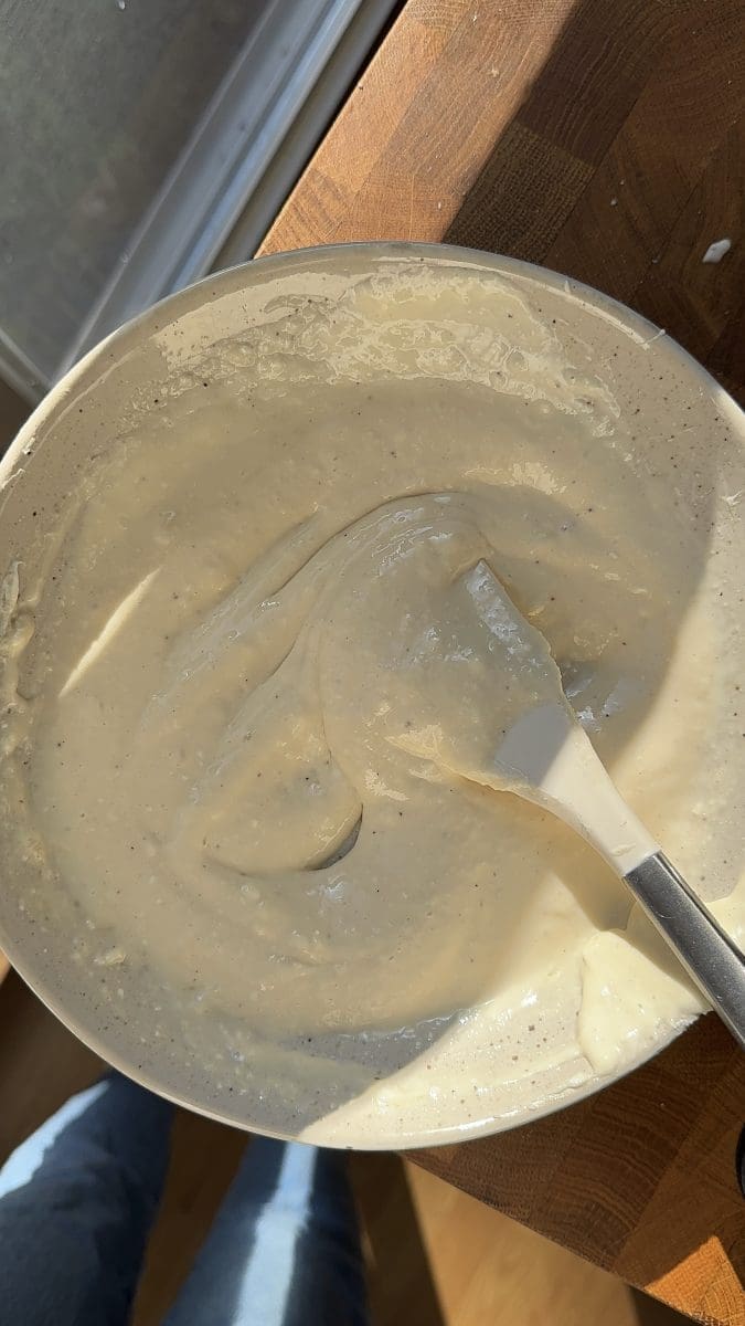The finished cheesecake batter.