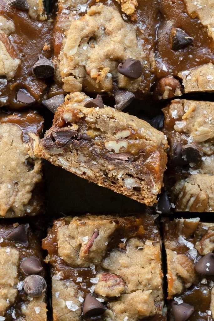 Cross section of a slice of the pumpkin spice caramel cookie bars