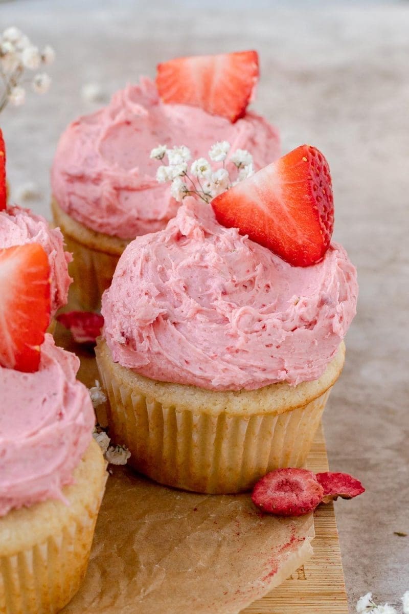 Strawberry Champagne Cupcakes