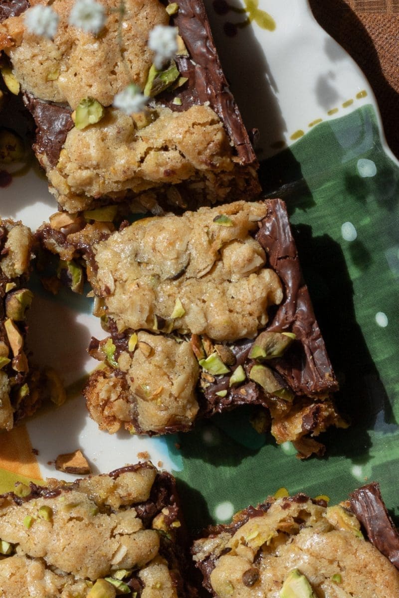 Pistachio Oatmeal Fudge Bars