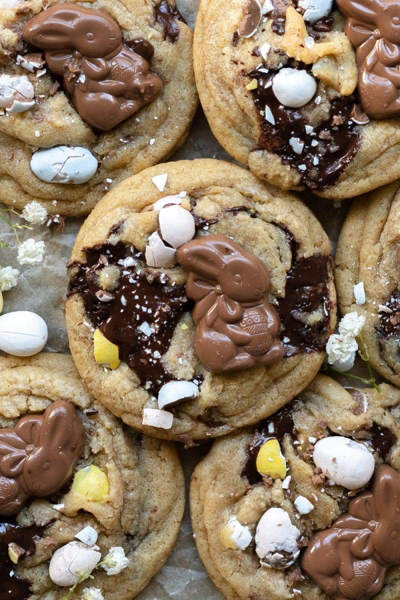 close up of the cadbury egg cookies