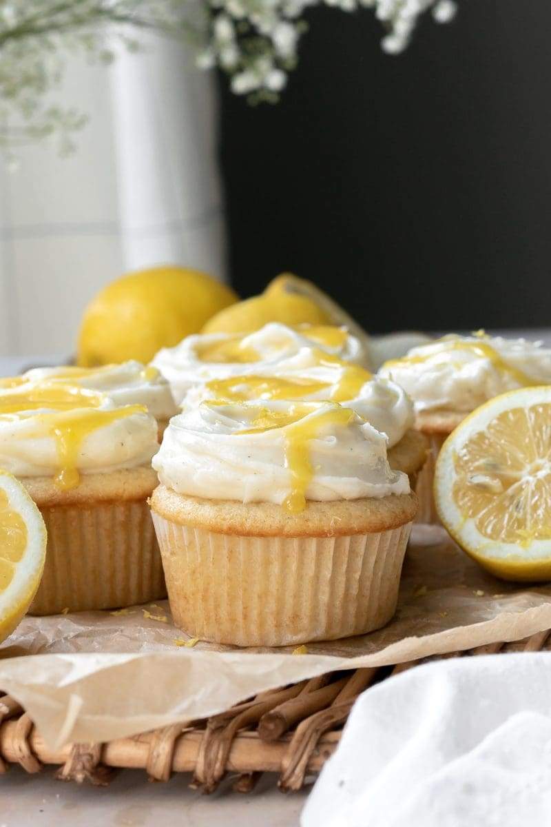 Lemon Cupcakes with Lemon Curd