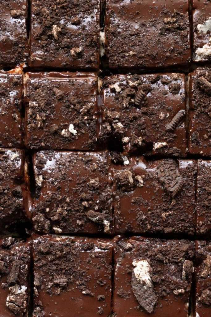 Close up of the top of the cookies and cream brownies.