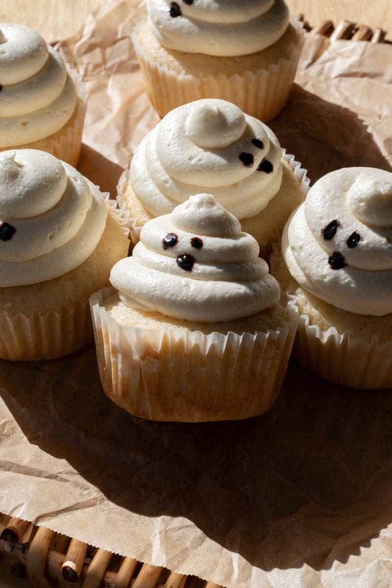 Marshmallow Ghost Halloween Cupcakes