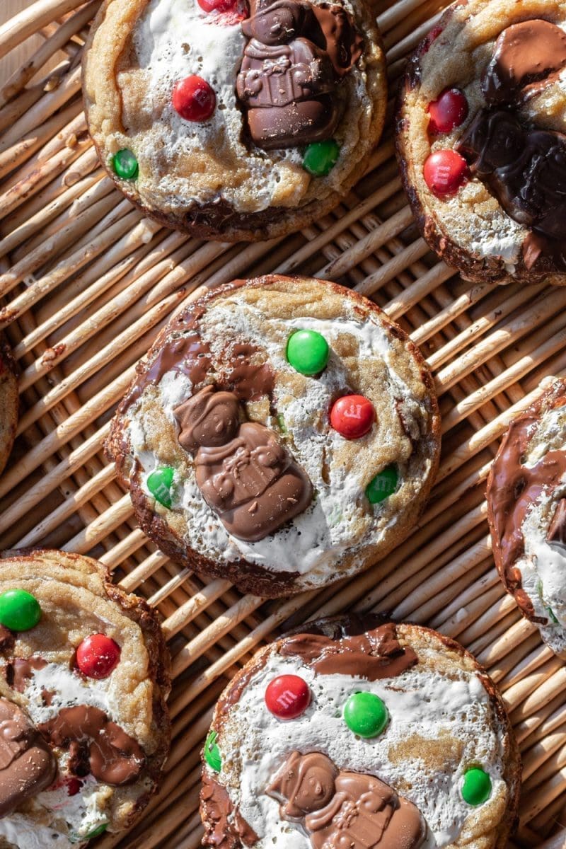Close up of the christmas chocolate chip cookies.