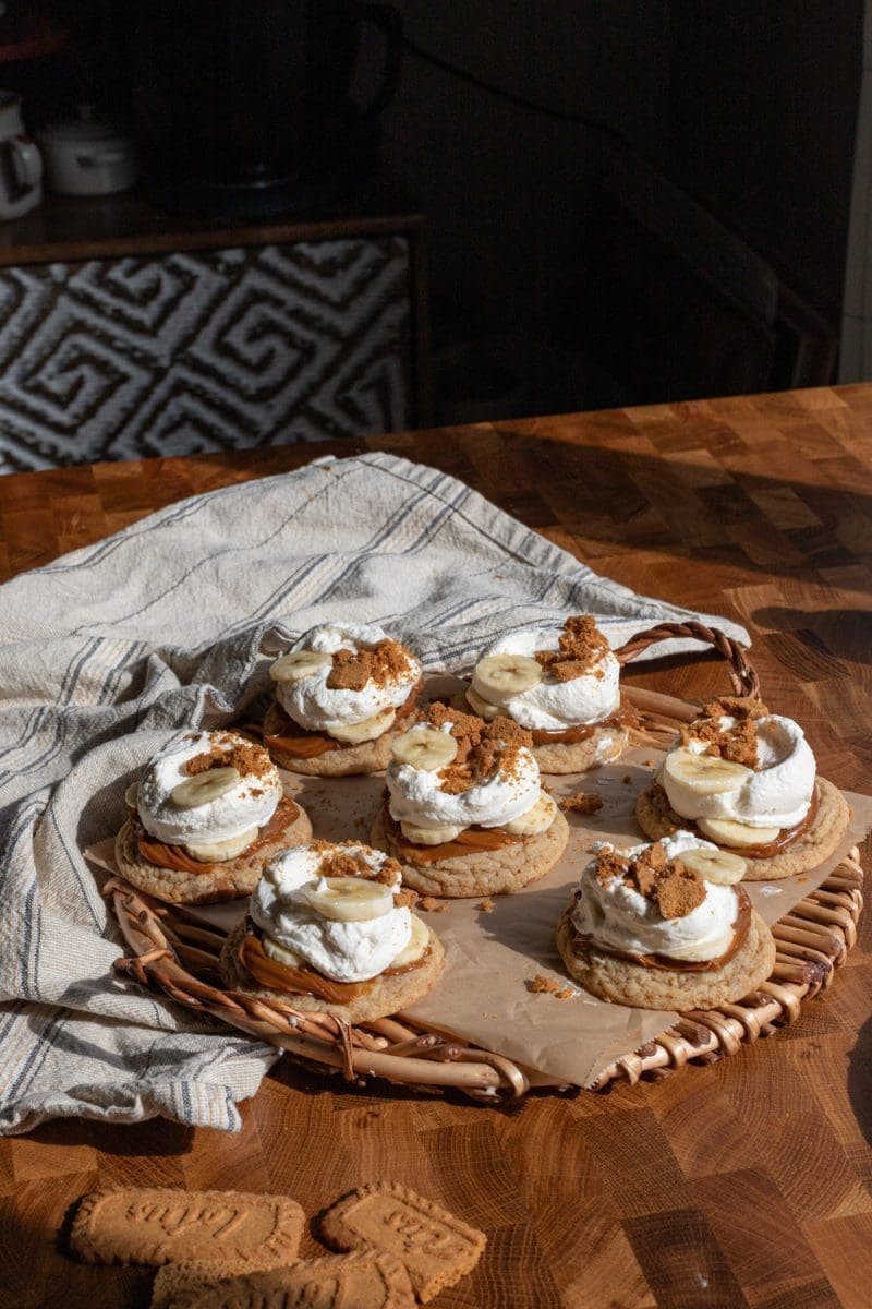 The banoffee pie cookies on a tray.